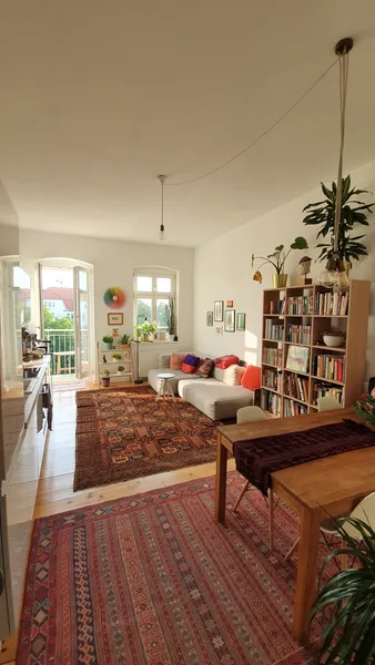 Sunny 2-bedroom apartment in Friedrichshain — available 20 August — photo 1